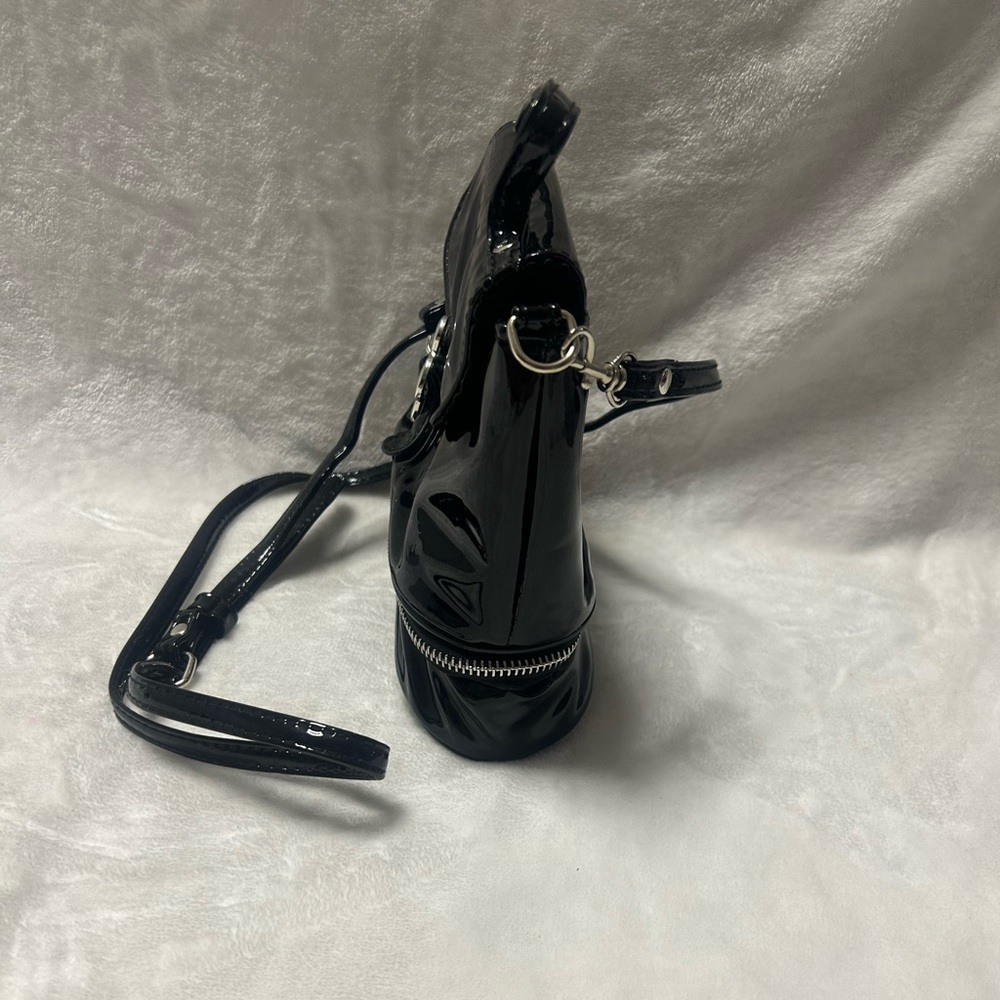 Small Black shiny hand bag shoulder purse - Picture 4 of 9